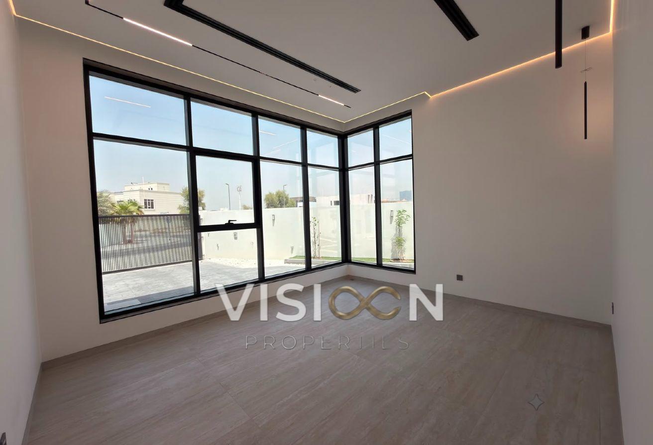 Brand New 5BR Villa | Private Pool & Garden photo 15
