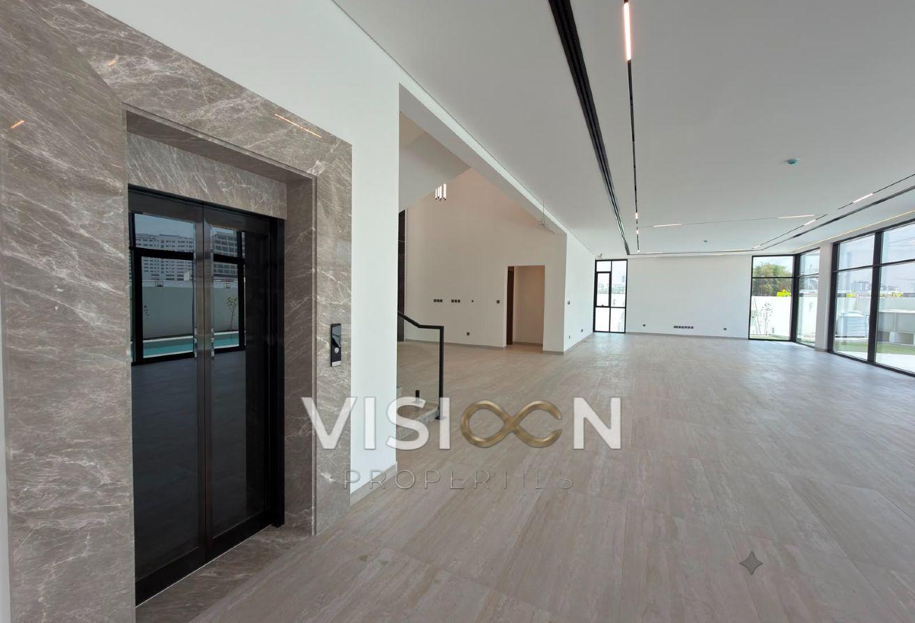Brand New 5BR Villa | Private Pool & Garden photo 5