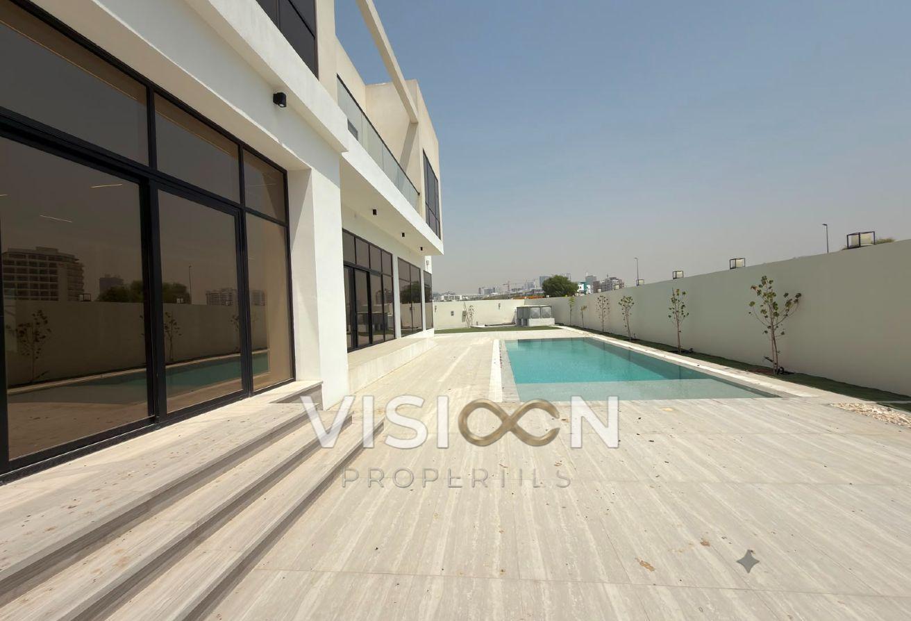 Brand New 5BR Villa | Private Pool & Garden photo 4