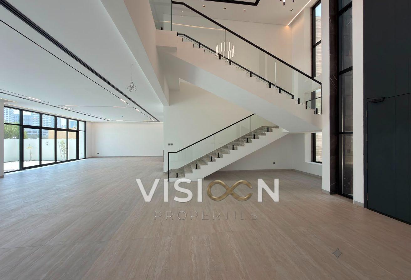 Brand New 5BR Villa | Private Pool & Garden photo 6