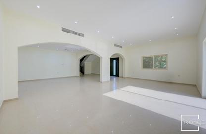 Villa - 5 Bedrooms - 6 Bathrooms for rent in Jumeirah 1 Villas - Jumeirah 1 - Jumeirah - Dubai Villa - 5 Bedrooms - 6 Bathrooms for rent in Jumeirah 1 Villas - Jumeirah 1 - Jumeirah - Dubai