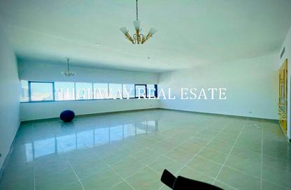 Apartment - 3 Bedrooms - 4 Bathrooms for rent in New Al Taawun Road - Al Taawun - Sharjah