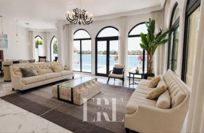 Villa - 4 - 5 for sale in Garden Homes Frond E - Garden Homes - Palm Jumeirah - Dubai
