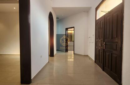 Villa - 3 - 5 for rent in Shakhbout City - Abu Dhabi