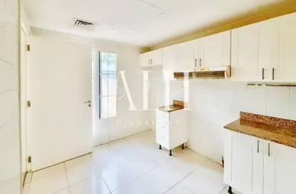 فيلا - 2 غرف نوم - 3 حمامات للايجار في الينابيع 11 - الينابيع - دبي