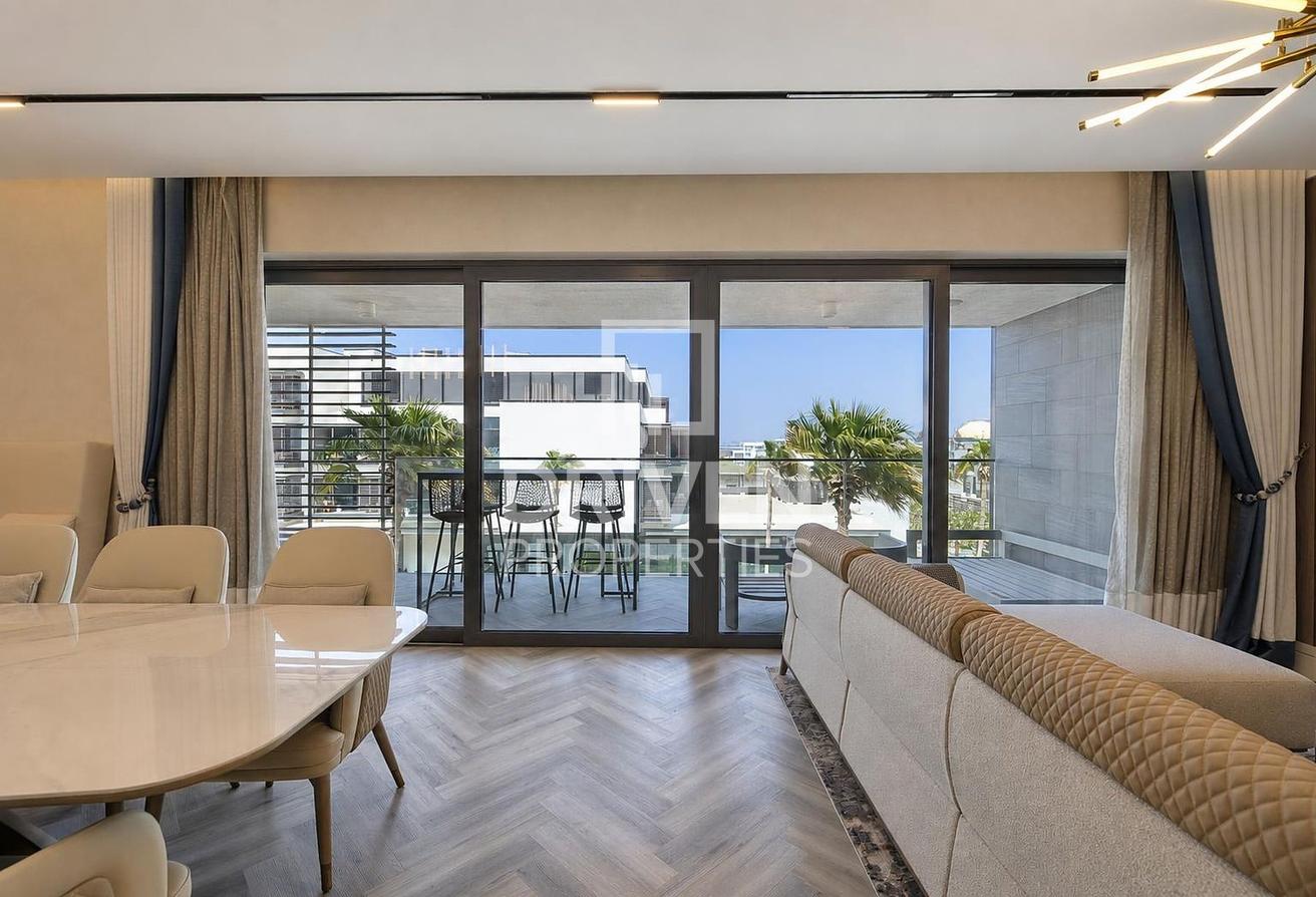 Fully Upgraded | Vacant | Premium Location photo 8