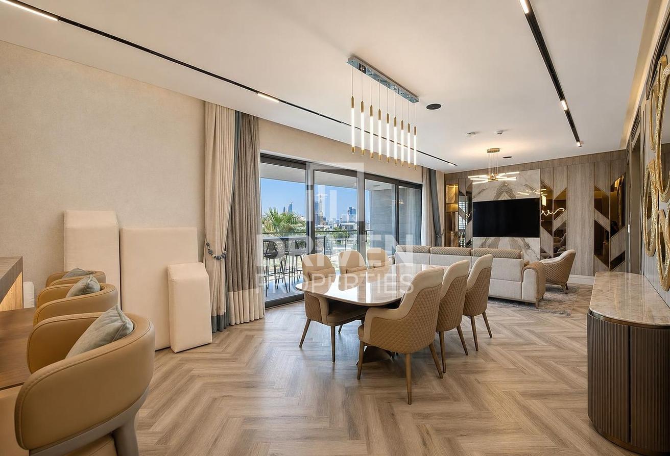 Fully Upgraded | Vacant | Premium Location photo 7