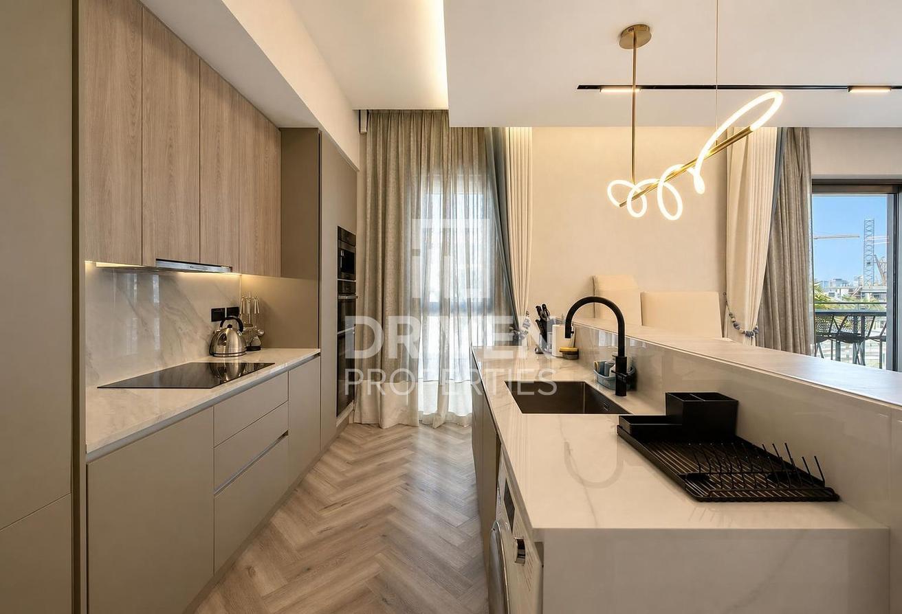 Fully Upgraded | Vacant | Premium Location photo 16