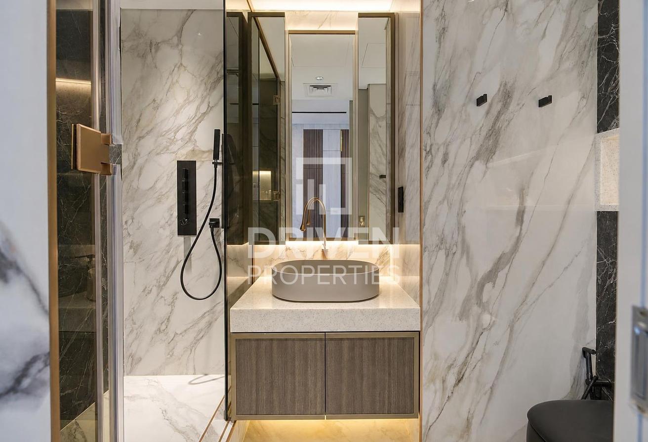Fully Upgraded | Vacant | Premium Location photo 18