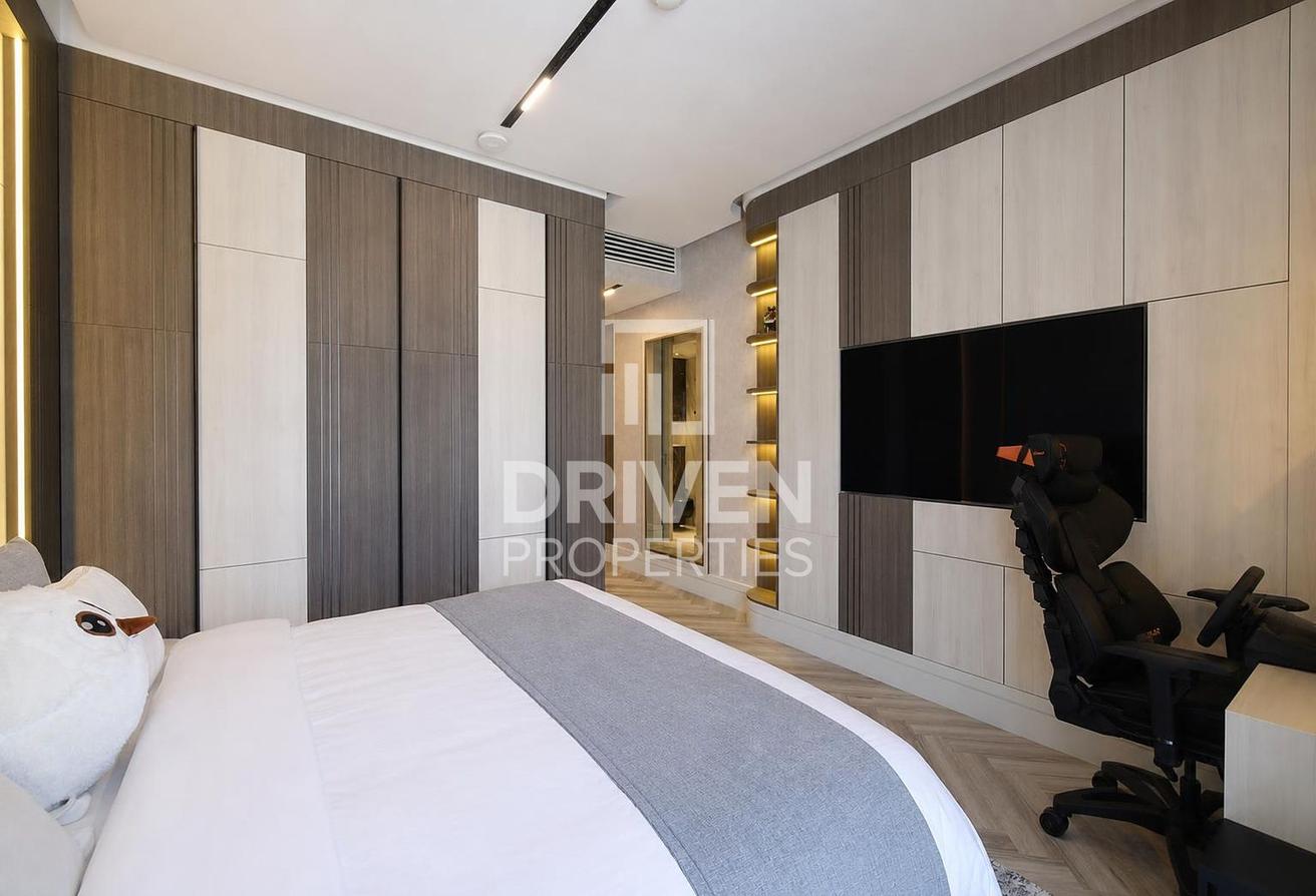 Fully Upgraded | Vacant | Premium Location photo 13