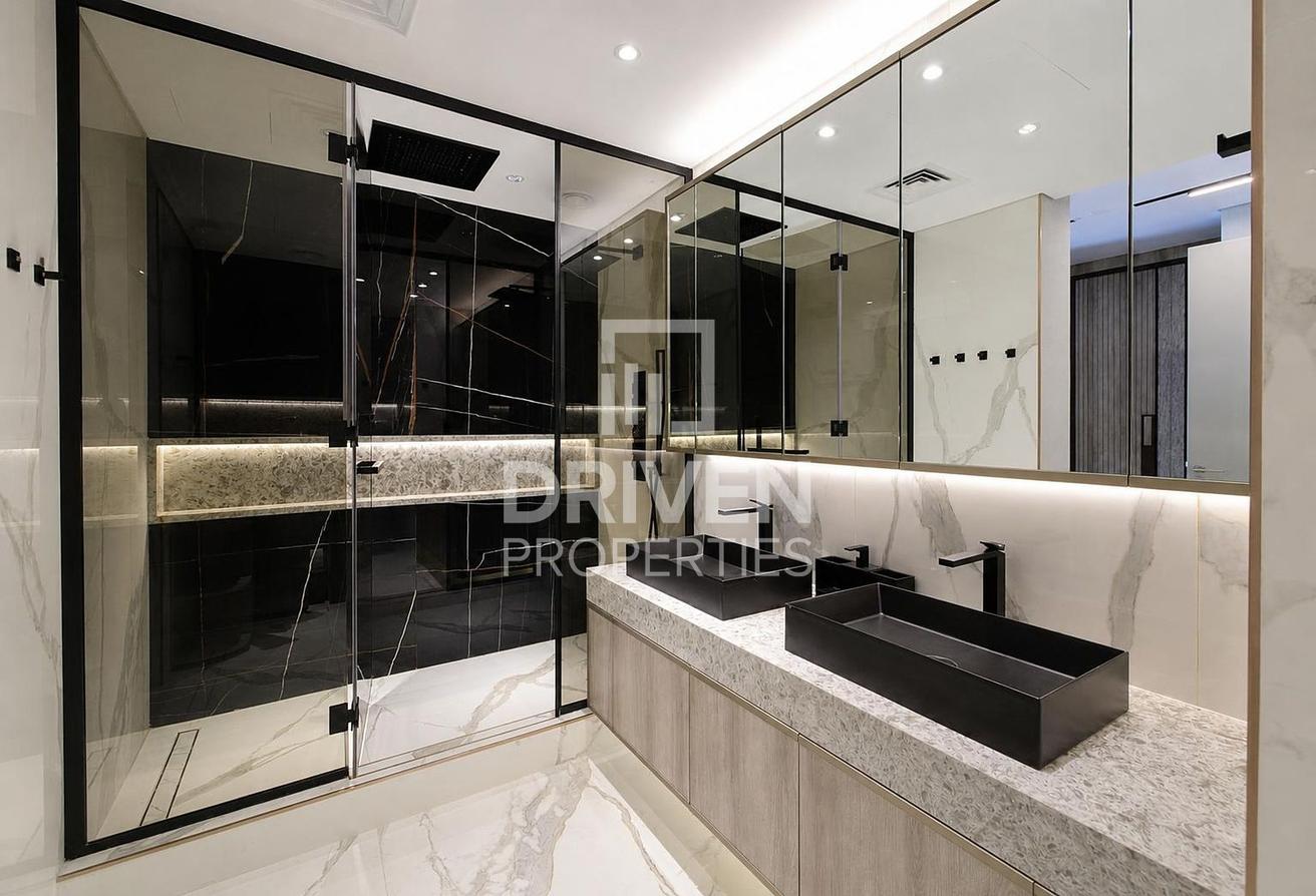Fully Upgraded | Vacant | Premium Location photo 17