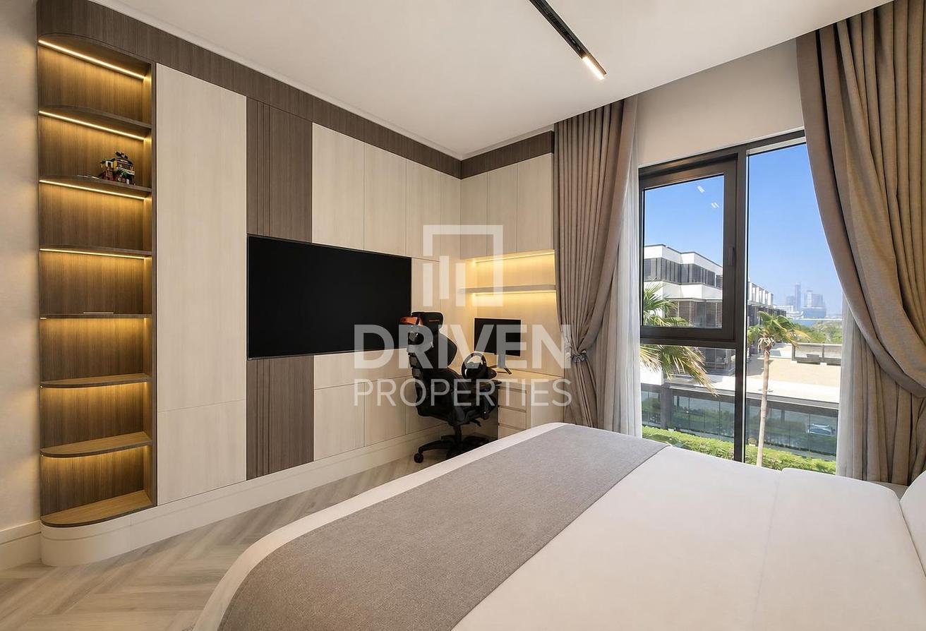 Fully Upgraded | Vacant | Premium Location photo 12