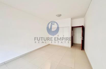 Apartment - 3 Bedrooms - 5 Bathrooms for rent in Al Karama - Dubai