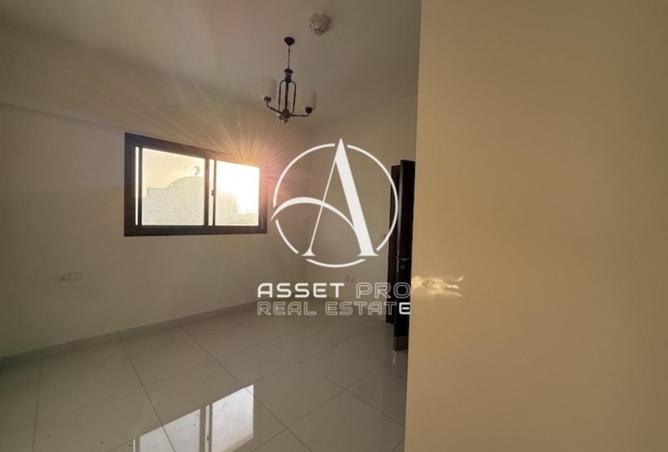 100404279 - Property Image 2
