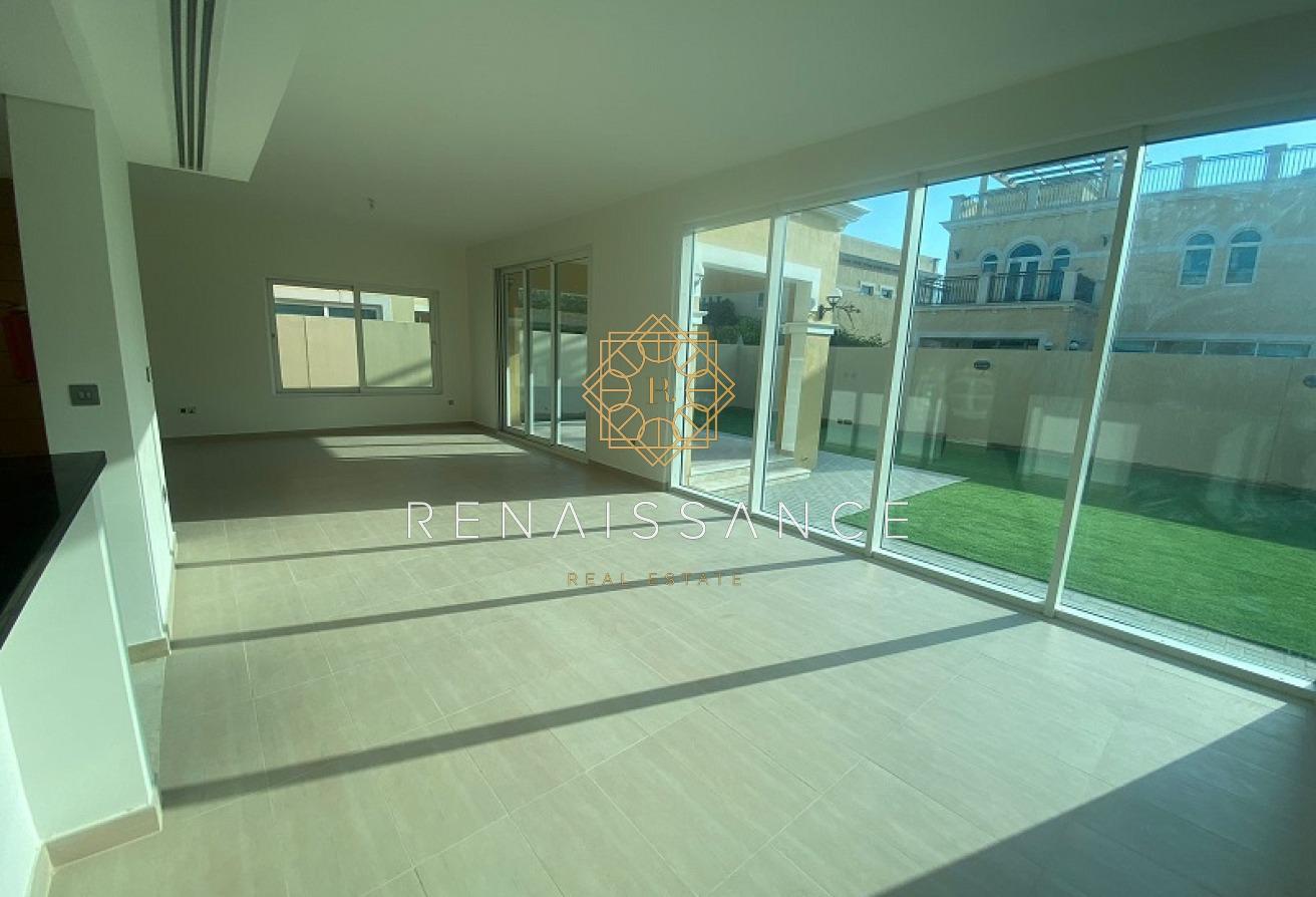 Premium Bright 4BR Villa | Vacant and Ready photo 4
