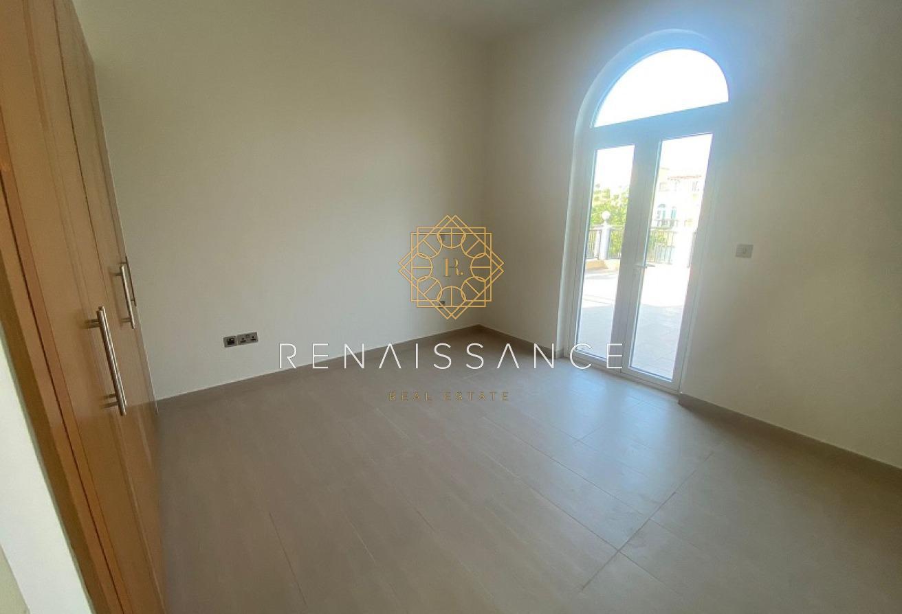 Premium Bright 4BR Villa | Vacant and Ready photo 12