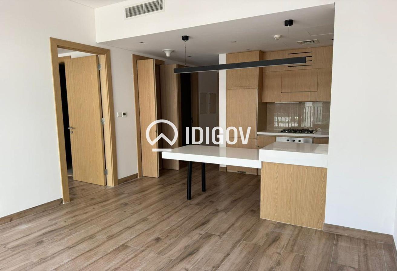 Mid Floor | Vacant | Ellington Quality photo 5