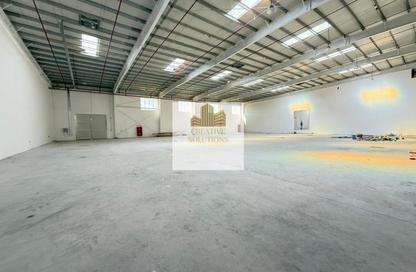 Warehouse - Studio - 3 Bathrooms for rent in Umm Al Thuoob - Umm Al Quwain