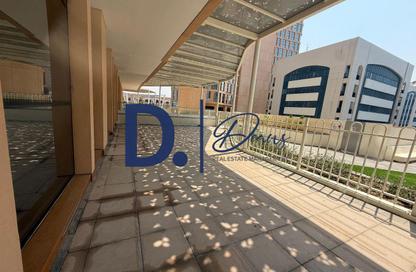 Duplex - 3 Bedrooms - 4 Bathrooms for rent in United Square - Al Khalidiya - Abu Dhabi