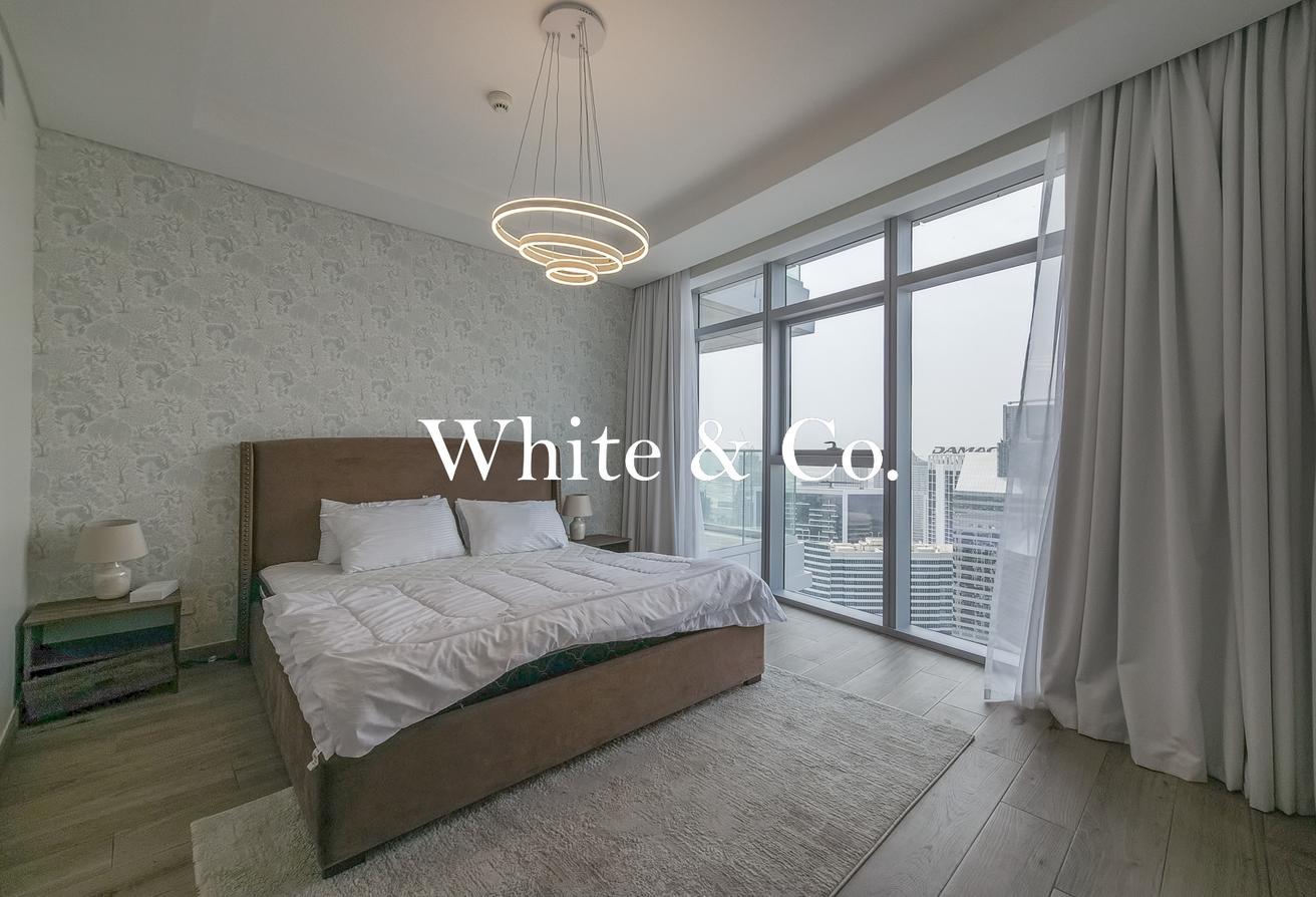 Luxury | Maids Room | Large Living Layout photo 11