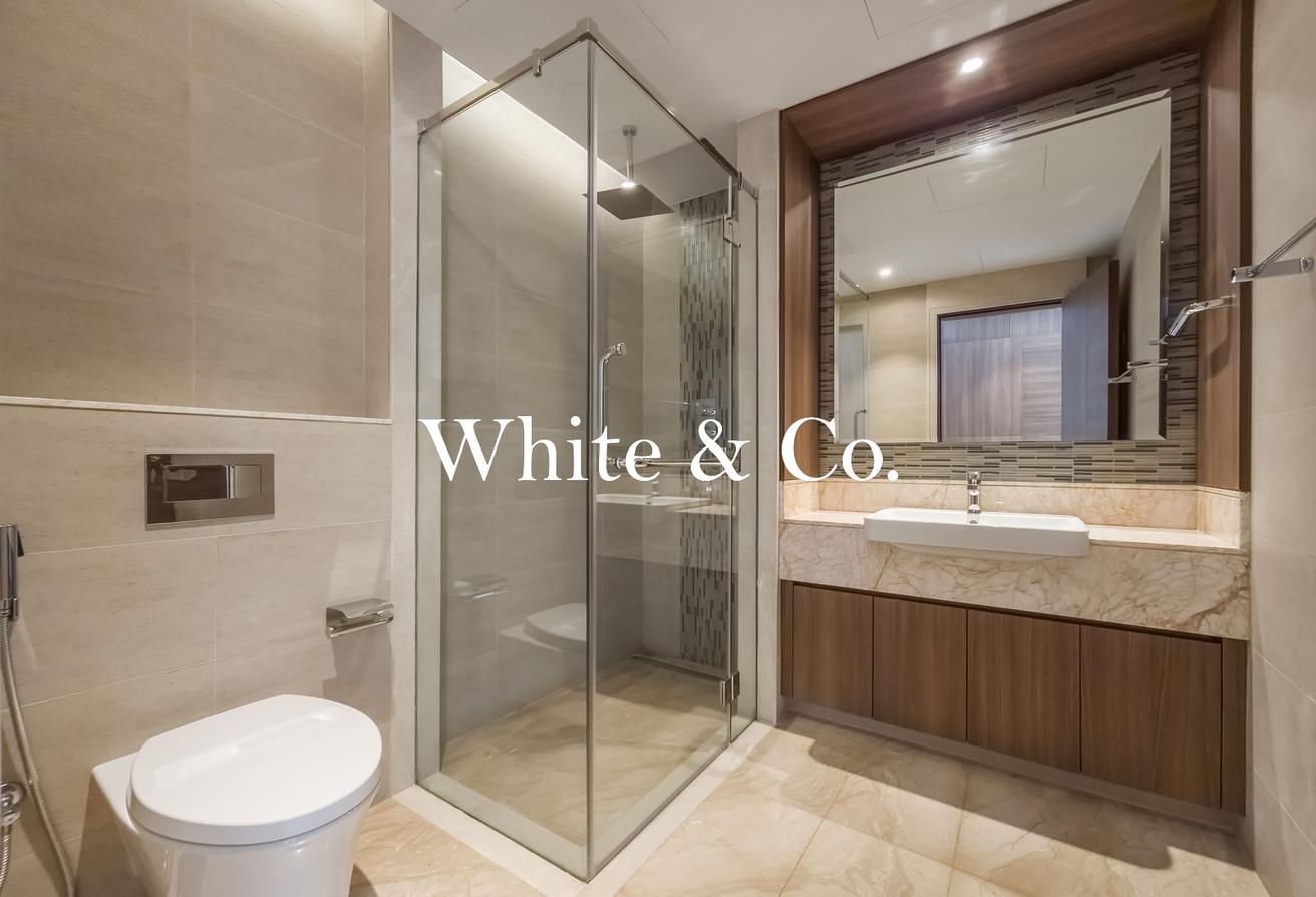 Luxury | Maids Room | Large Living Layout photo 8