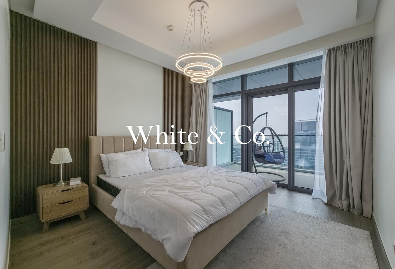 Luxury | Maids Room | Large Living Layout photo 9