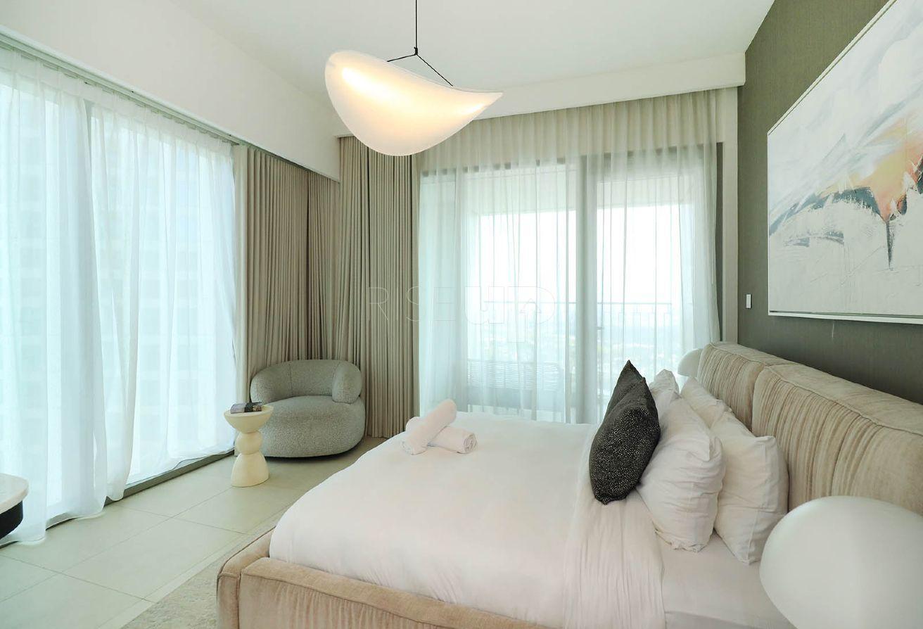 Unfurnished | Burj View | Spacious | Luxury photo 12