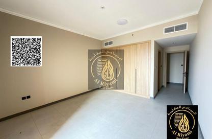 Apartment - 3 Bedrooms - 4 Bathrooms for rent in Corniche Tower - Ajman Corniche Road - Ajman