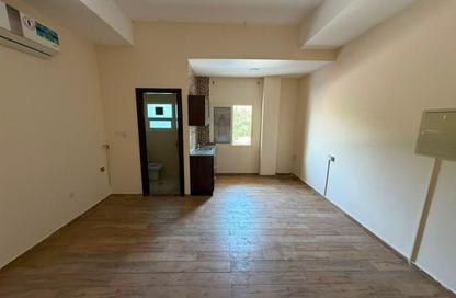 Apartment - Studio - 1 Bathroom for rent in Al Mowaihat 1 - Al Mowaihat - Ajman Apartment - Studio - 1 Bathroom for rent in Al Mowaihat 1 - Al Mowaihat - Ajman