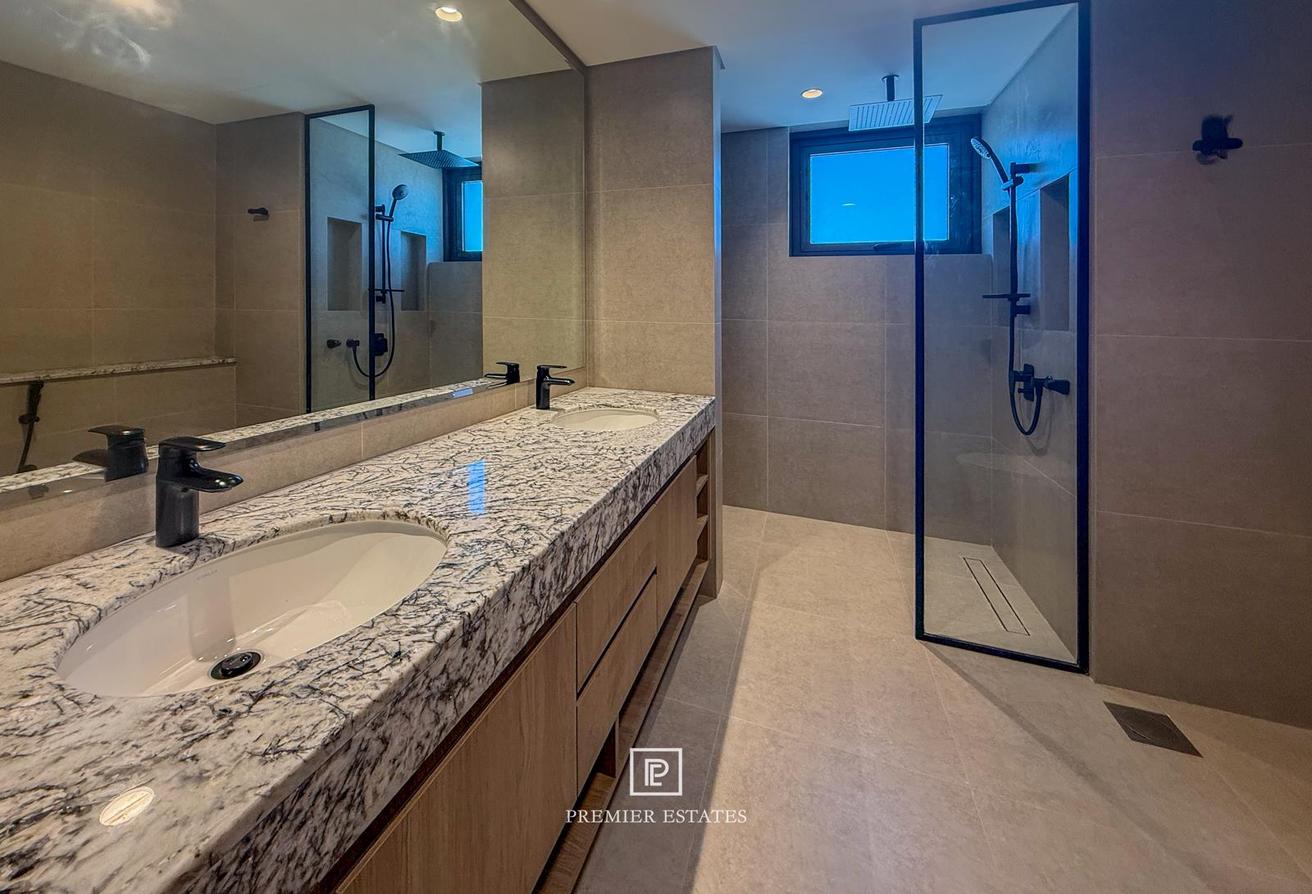Brand New Villa | Large Plot | Lagoon Views photo 13