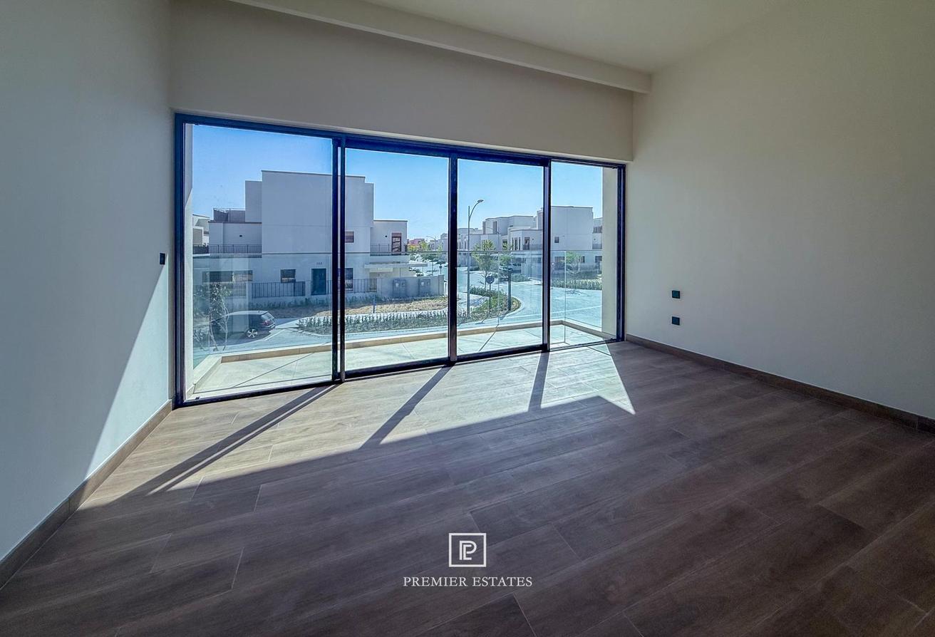 Brand New Villa | Large Plot | Lagoon Views photo 8