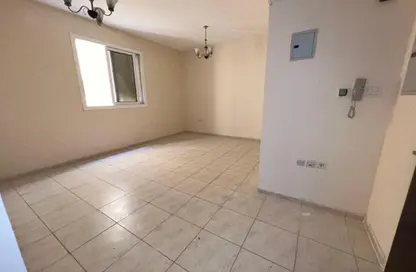 Apartment - 2 Bedrooms - 2 Bathrooms for rent in Al Mujarrah - Al Sharq - Sharjah