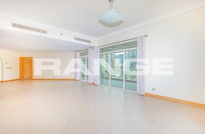 Apartment - 3 Bedrooms - 4 Bathrooms for rent in Al Msalli - Shoreline Apartments - Palm Jumeirah - Dubai