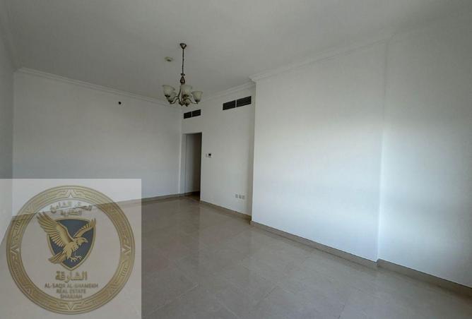 102421100 - Property Image 3