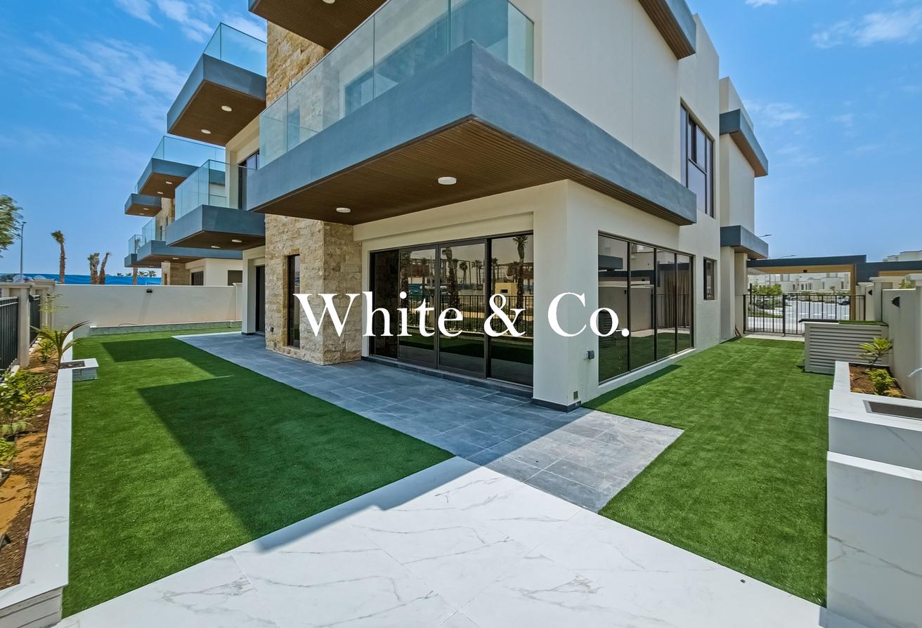 On the Lagoon | Single Row | 6 BR + Maids photo 6