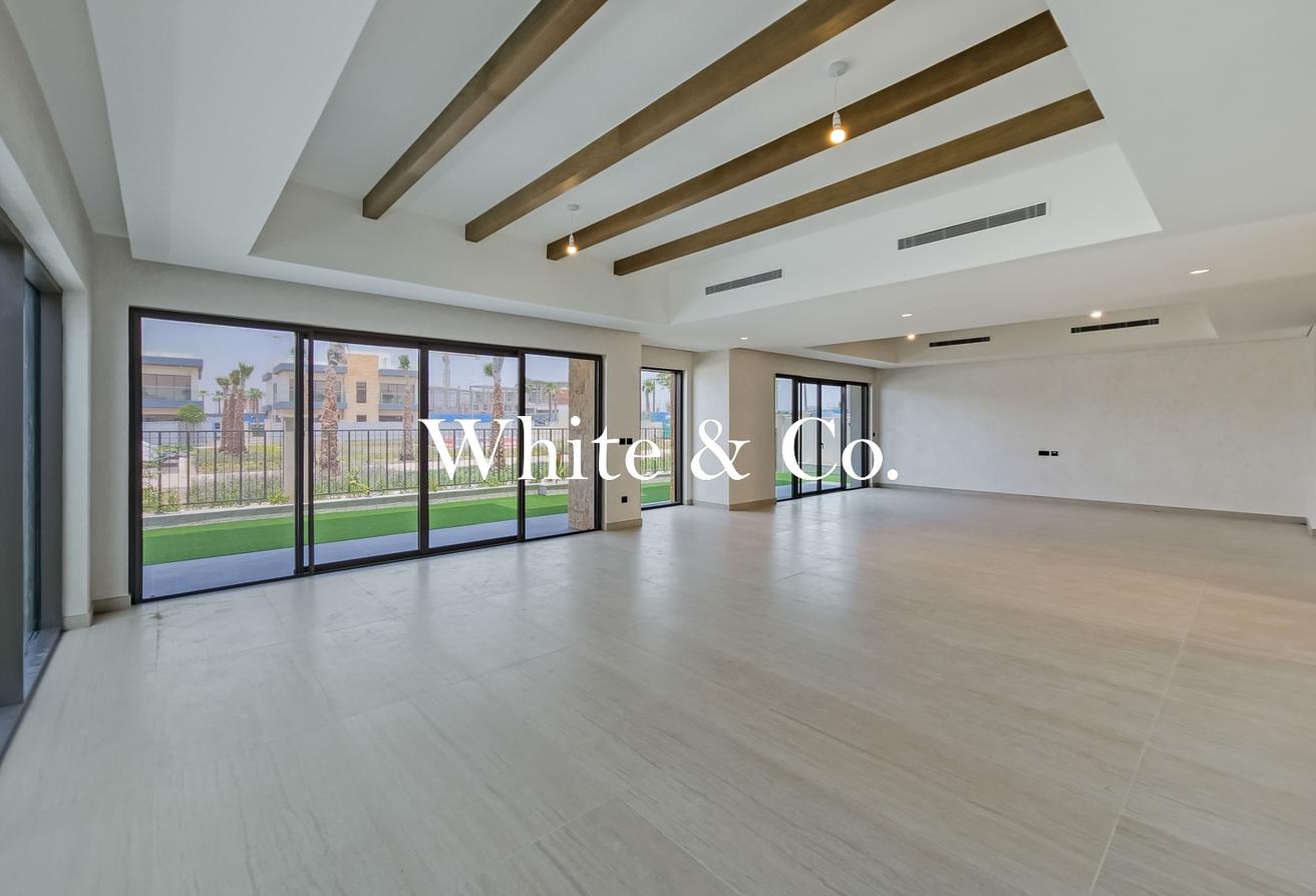 On the Lagoon | Single Row | 6 BR + Maids photo 13