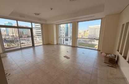 Apartment - 2 Bedrooms - 2 Bathrooms for sale in Emaar Tower B - Emaar Towers - Deira - Dubai