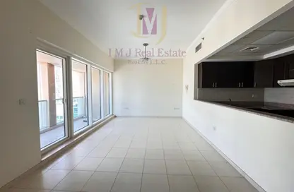 شقة - غرفة نوم - 2 حمامات للايجار في برج تشرشل السكني - أبراج تشرشل - الخليج التجاري - دبي