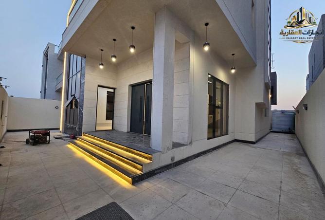 135183810 - Property Image 3