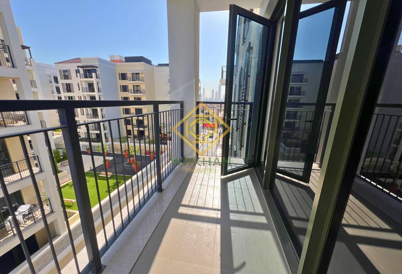 Mid Floor |Brand New Unit |Huge layout | Available photo 2
