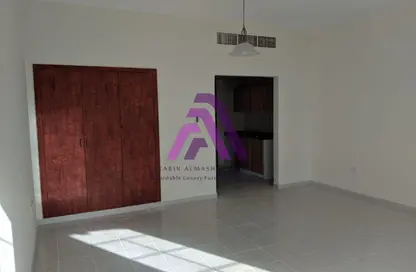 Apartment - 1 Bathroom for rent in Building J05 - Morocco Cluster - International City - Dubai