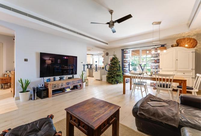 73110502 - Property Image 3