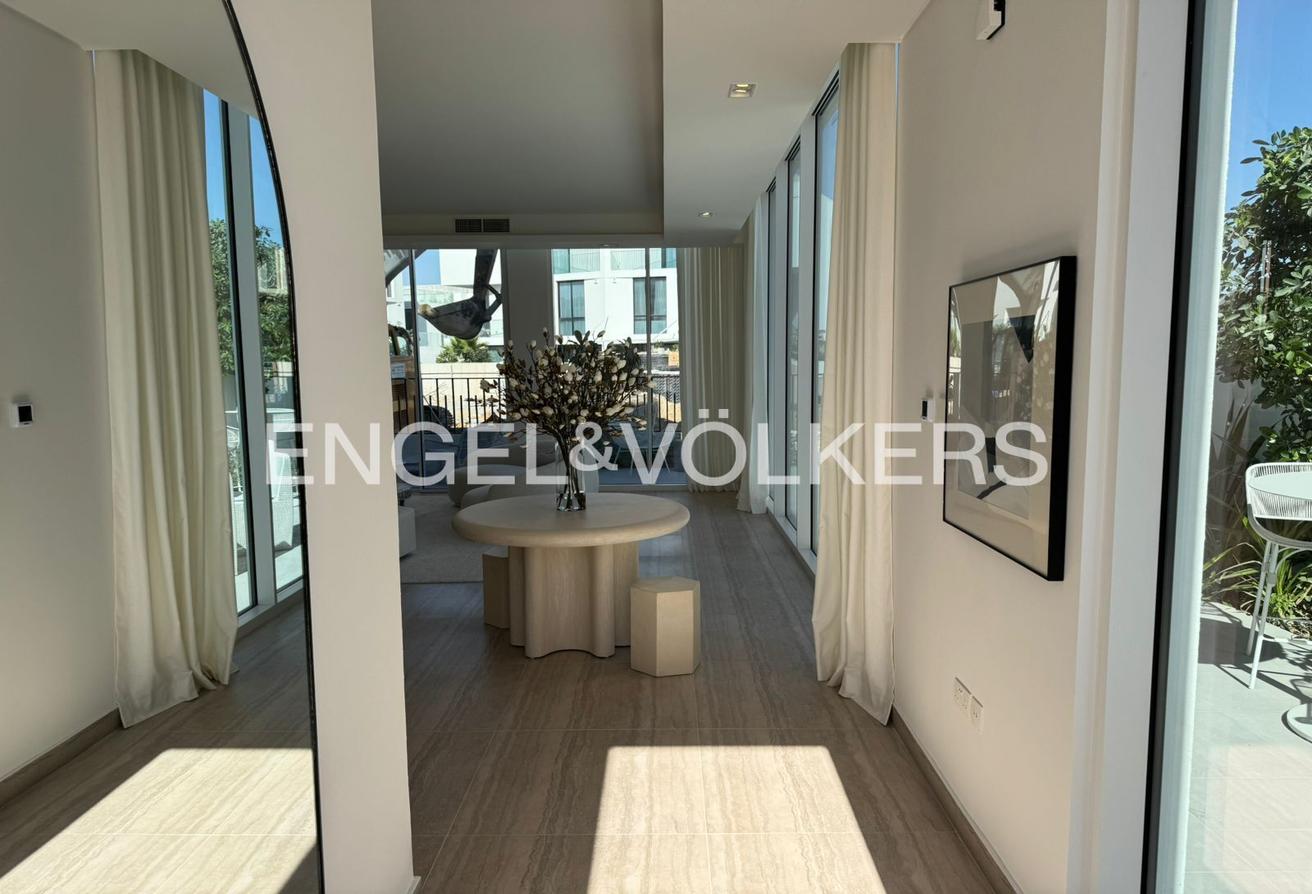 4 Bedroom | Park View | Premium photo 15