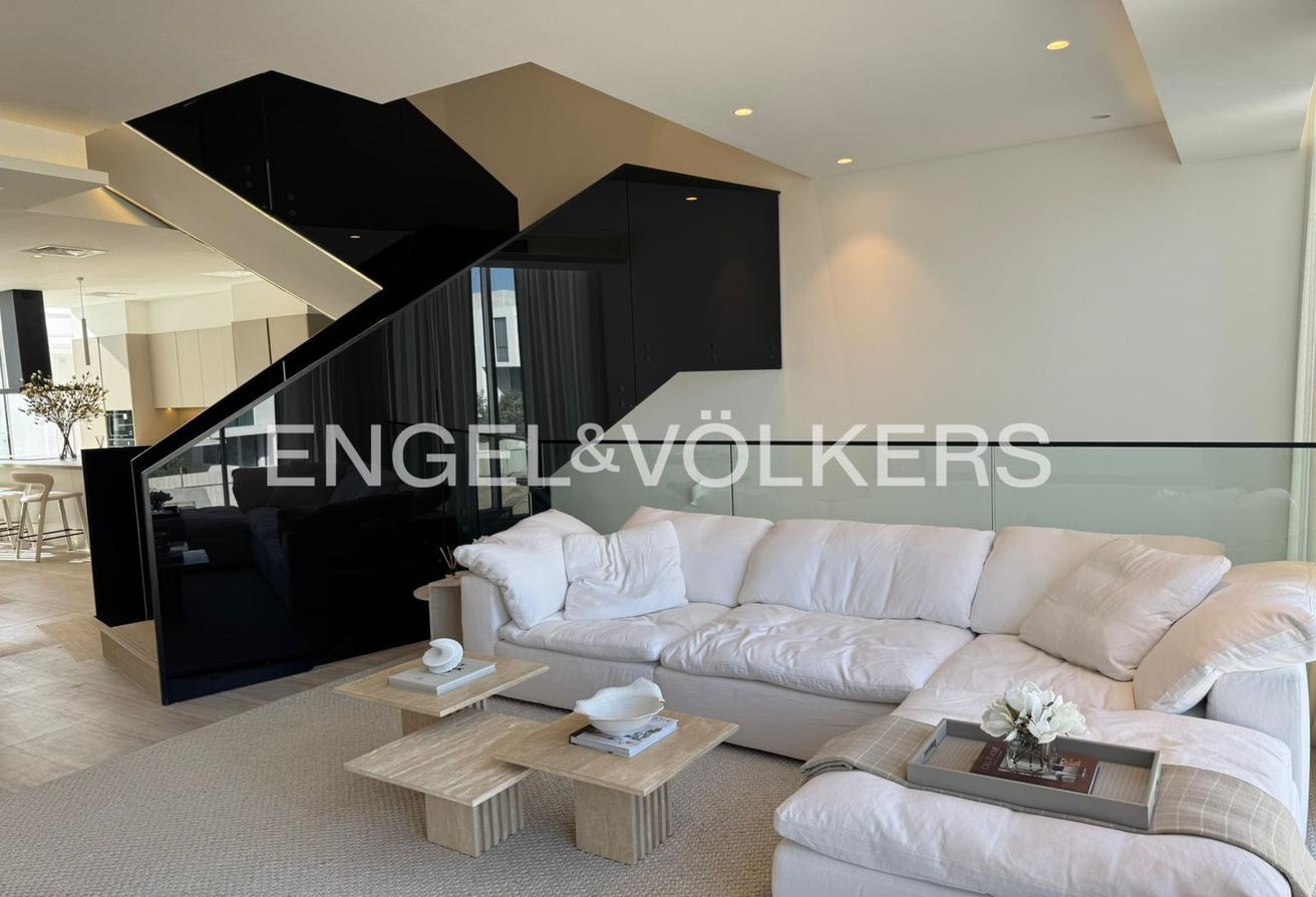 4 Bedroom | Park View | Premium photo 10