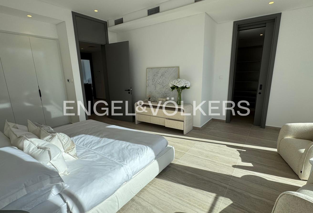 4 Bedroom | Park View | Premium photo 13
