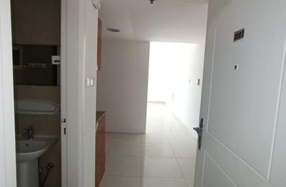 Apartment - Studio - 1 Bathroom for rent in Al Khan Lagoon Tower - Al Khan Lagoon - Al Khan - Sharjah