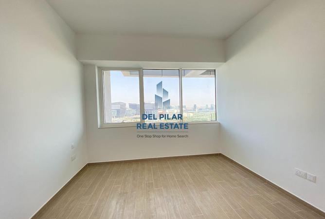 102820398 - Property Image 3