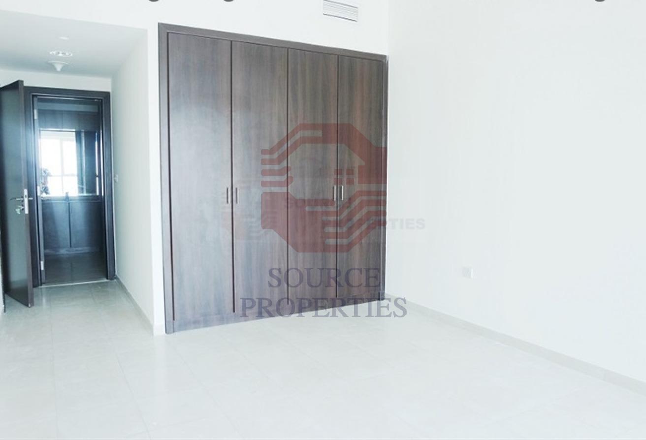 Modern & Spacious 2BR |Churchill Residential Tower photo 9