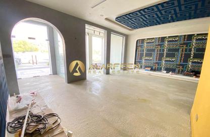 Shop - Studio - 2 Bathrooms for rent in Umm Suqeim 1 Villas - Umm Suqeim 1 - Umm Suqeim - Dubai