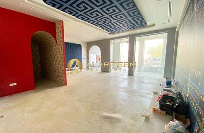 Shop - Studio - 2 Bathrooms for rent in Umm Suqeim 1 Villas - Umm Suqeim 1 - Umm Suqeim - Dubai